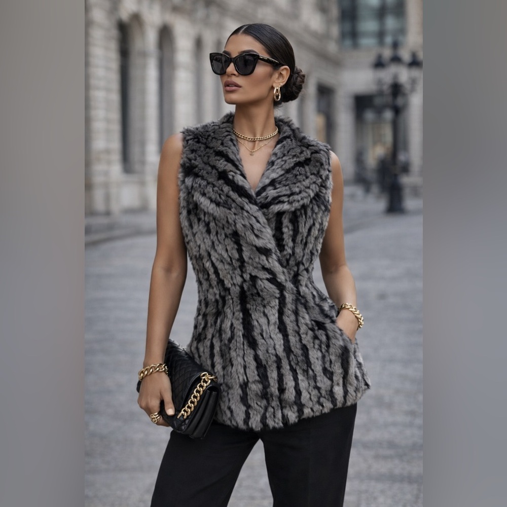 Danier 2-in-1 Genuine Leather Jacket / Faux Fur Vest — Size XXS - Picture 2 of 15